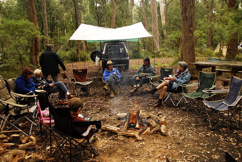 06-Happy Hour gets underway at Warratah Flats.JPG